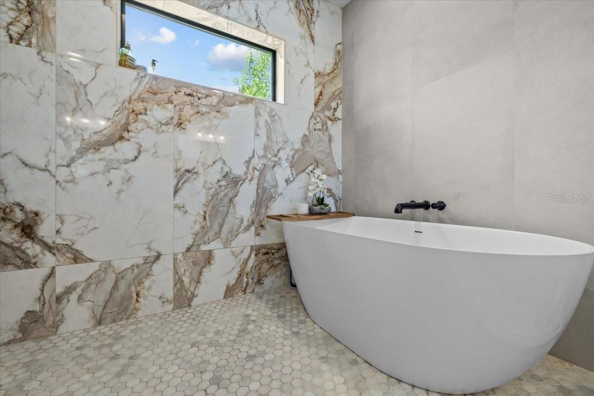 Image 27 of 44 For 3804 Darwin Avenue