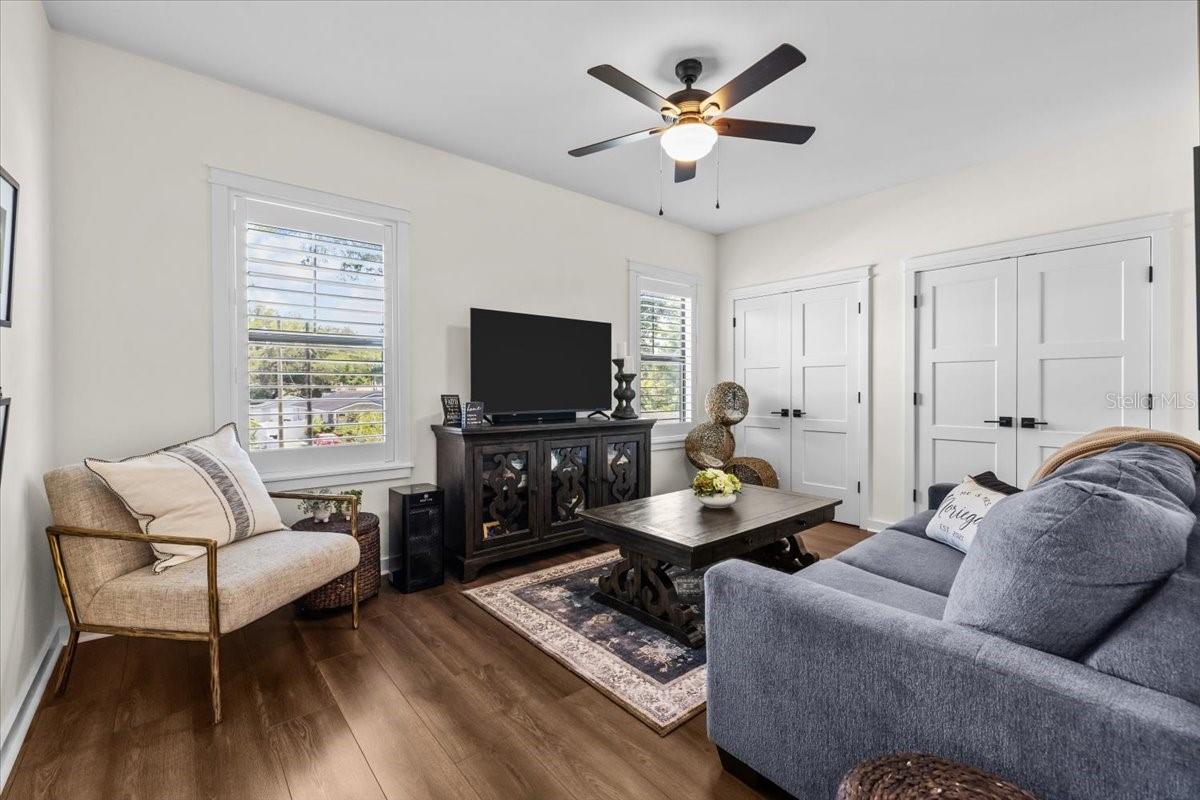 Image 29 of 44 For 3804 Darwin Avenue