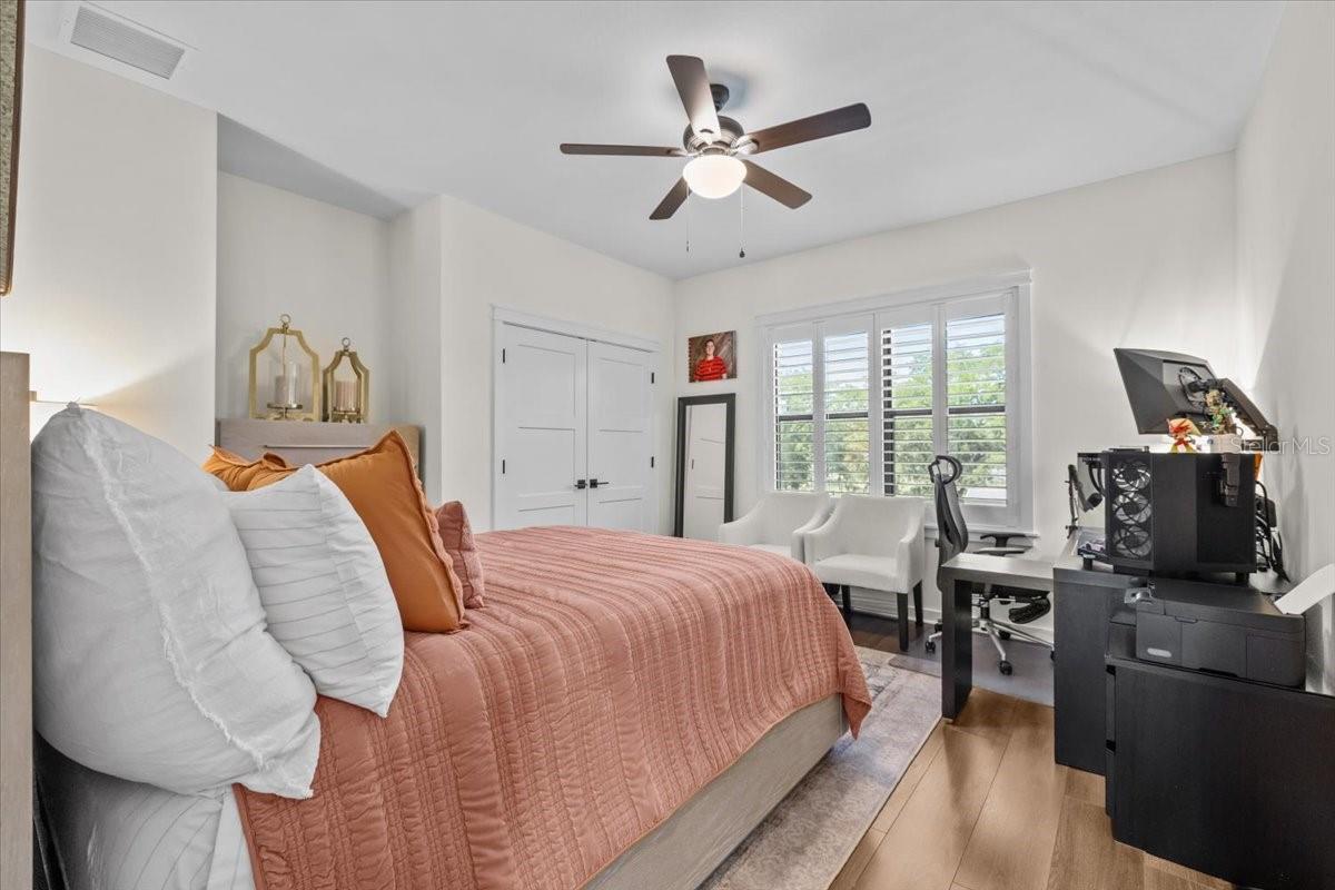 Image 30 of 44 For 3804 Darwin Avenue