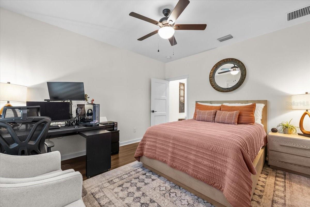 Image 31 of 44 For 3804 Darwin Avenue