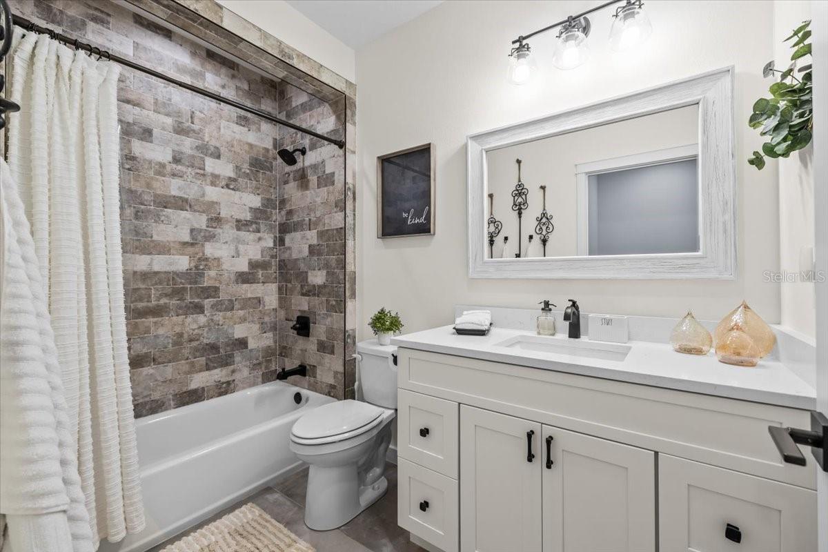 Image 32 of 44 For 3804 Darwin Avenue