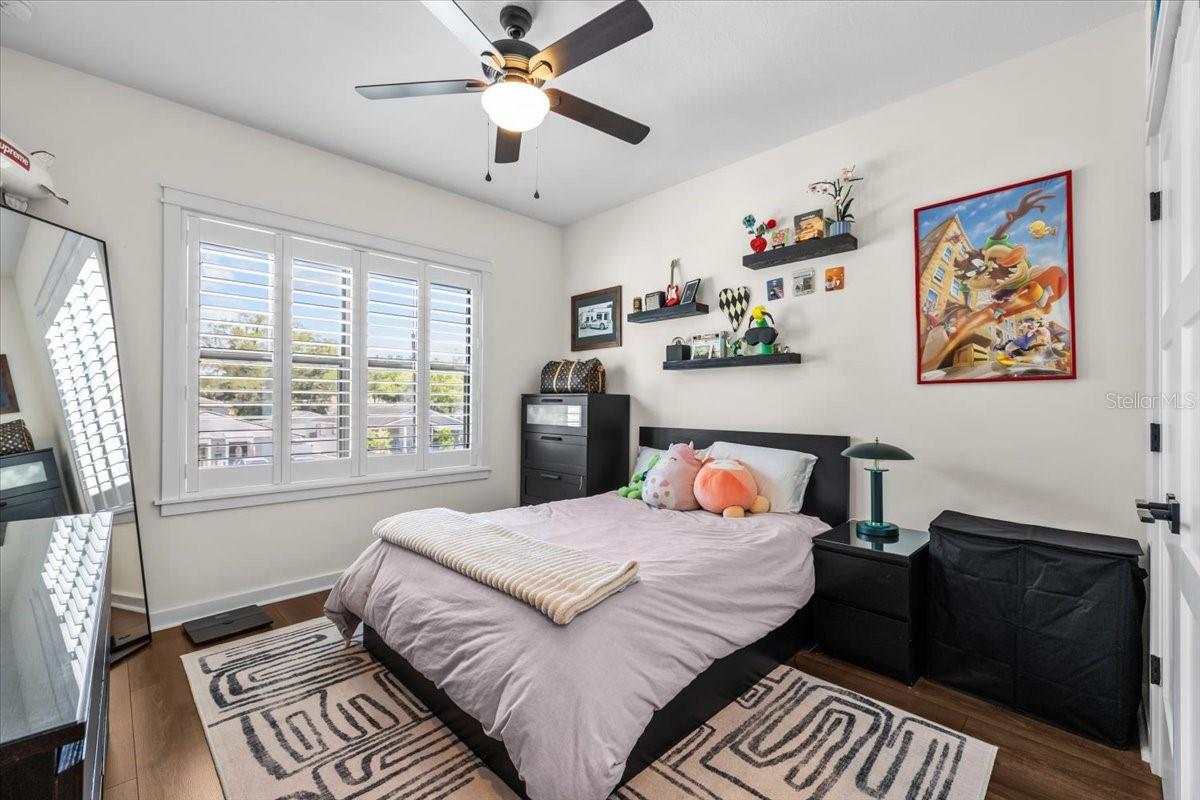 Image 35 of 44 For 3804 Darwin Avenue