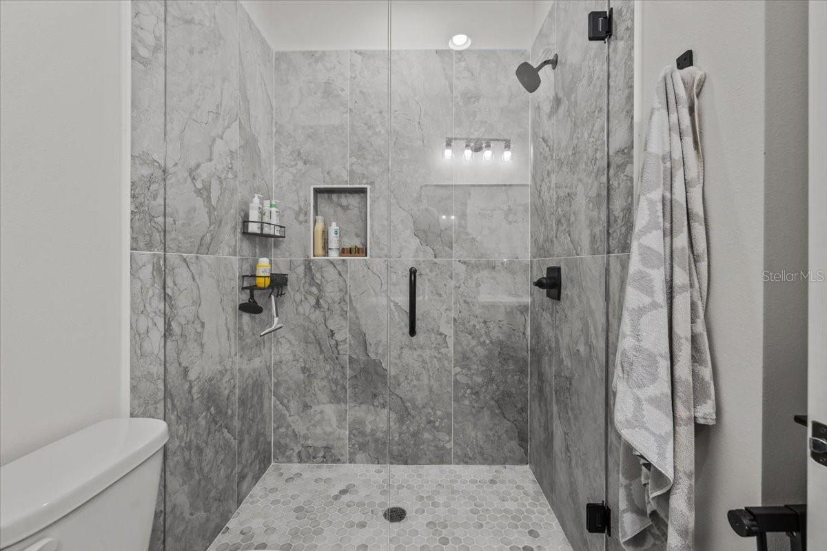 Image 36 of 44 For 3804 Darwin Avenue