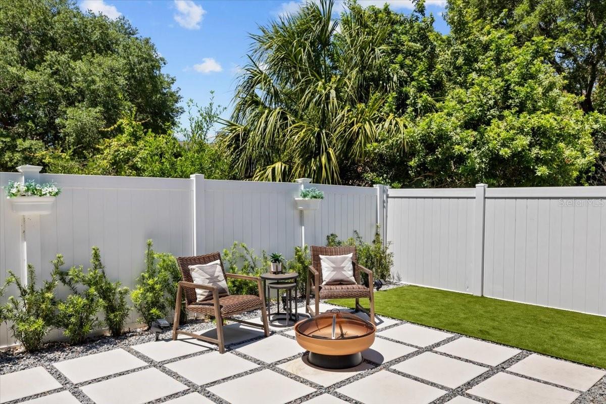 Image 39 of 44 For 3804 Darwin Avenue