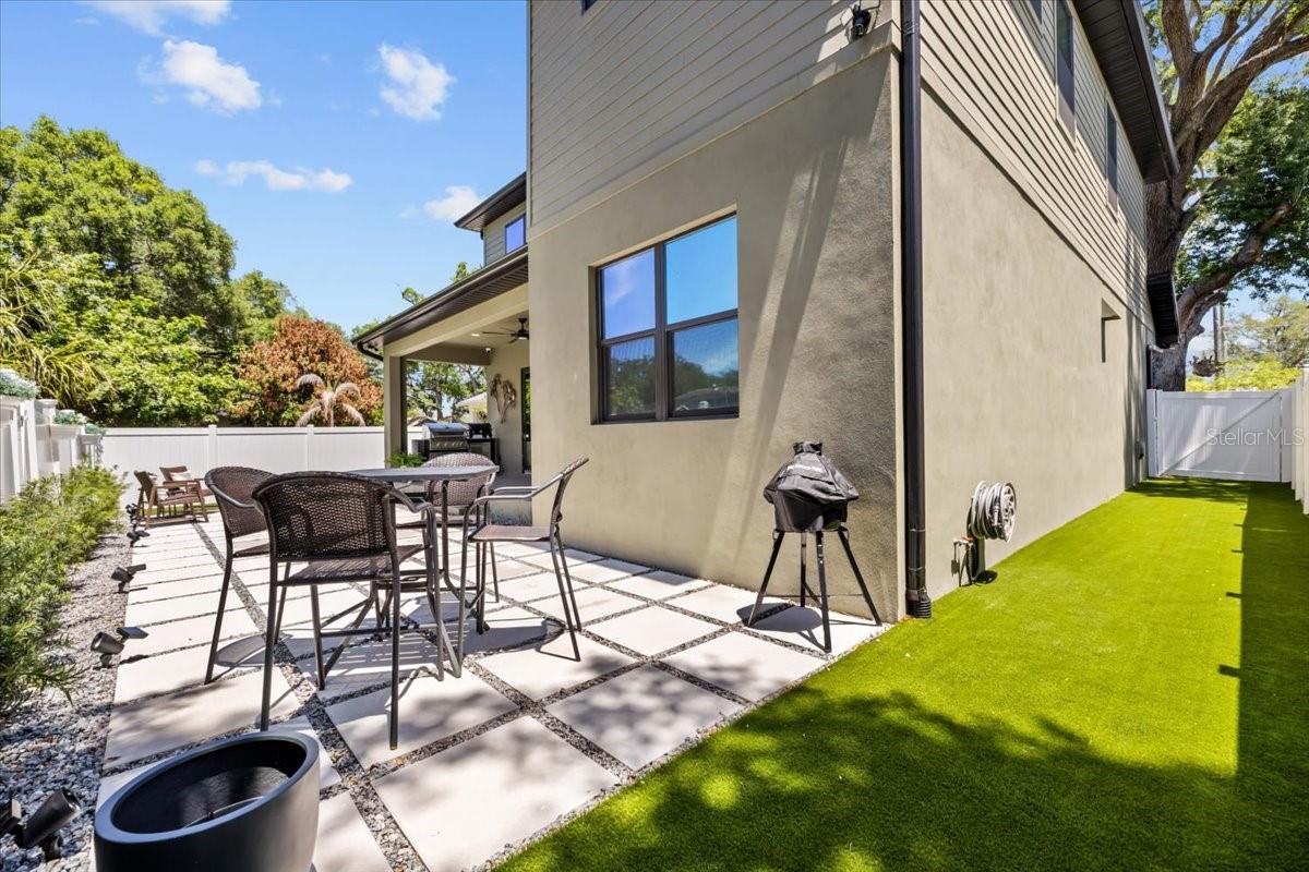 Image 42 of 44 For 3804 Darwin Avenue