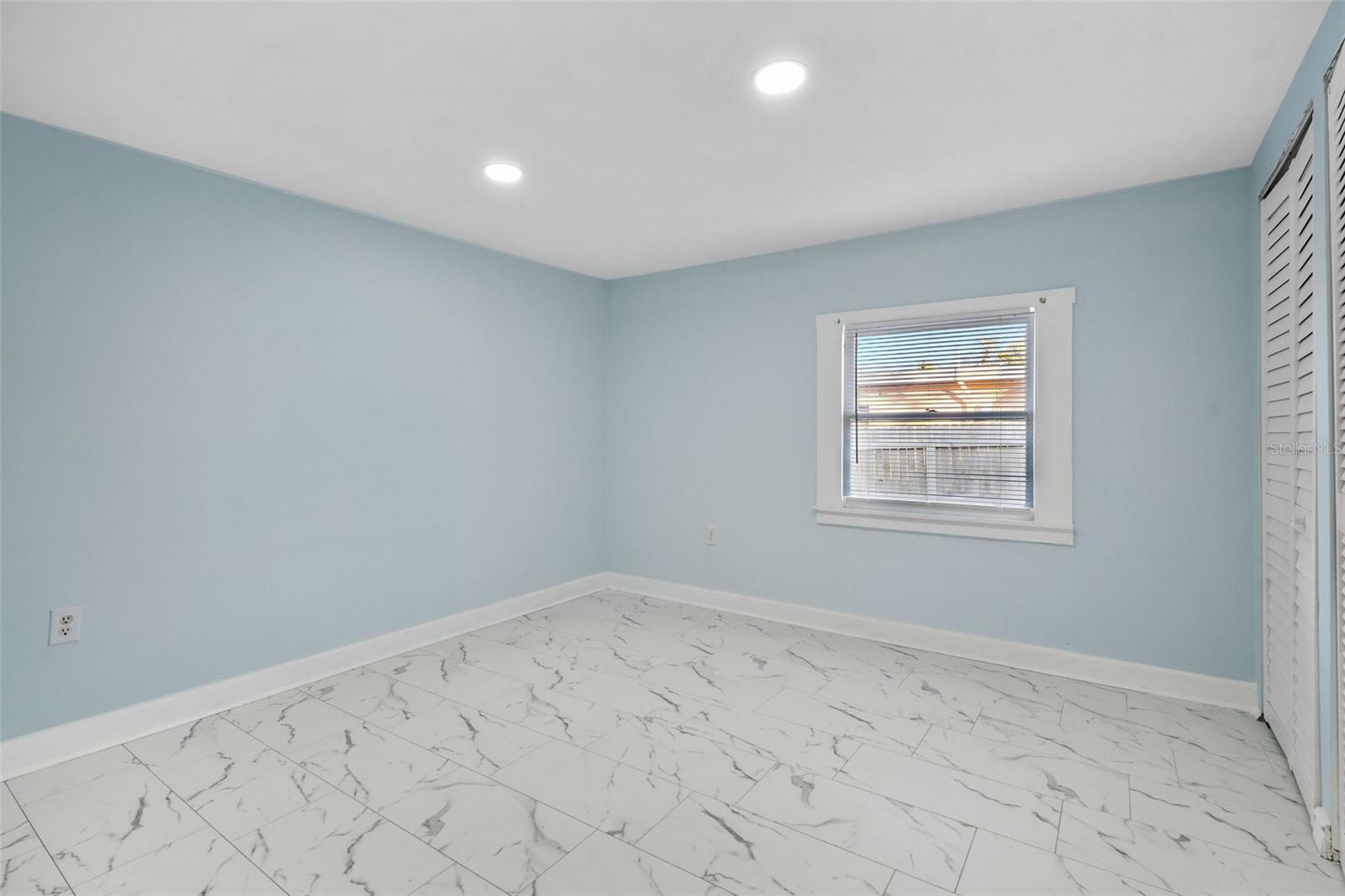 Image 10 of 18 For 412 Pleasant Street