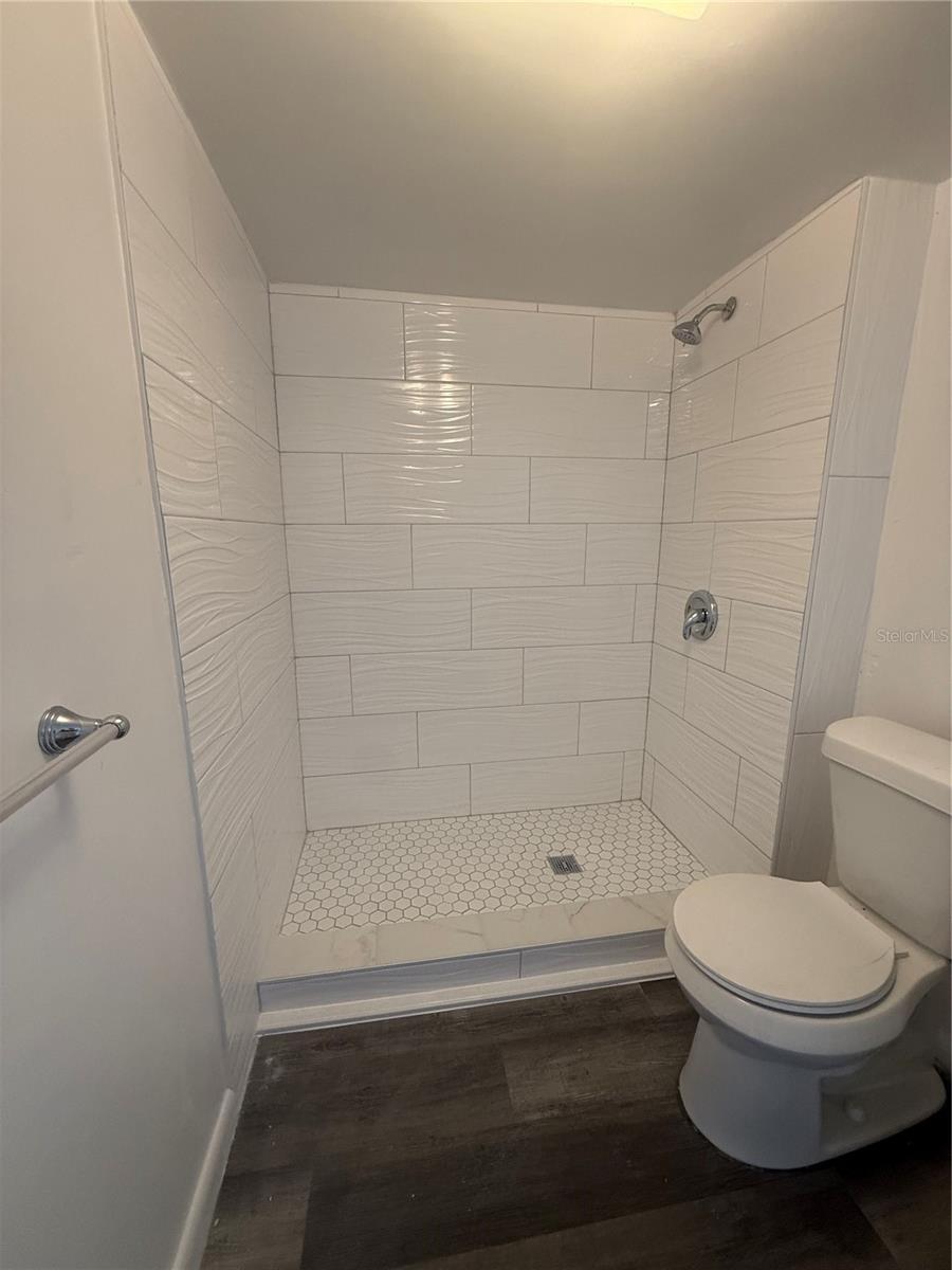 Image 7 of 18 For 412 Pleasant Street