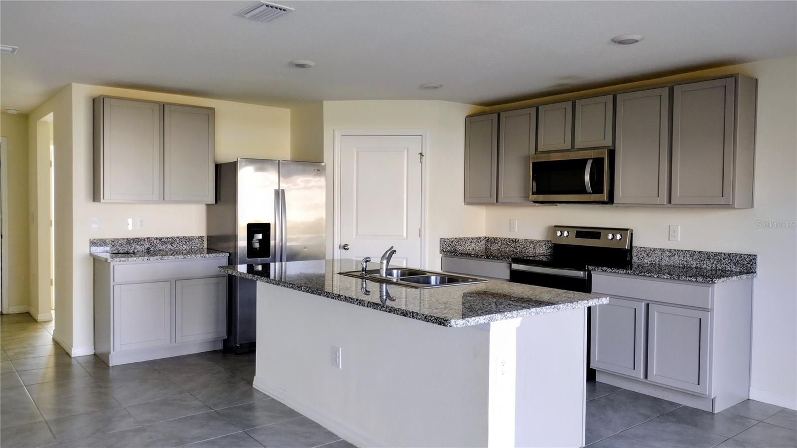 Image 4 of 29 For 16702 Carlton Pond Street