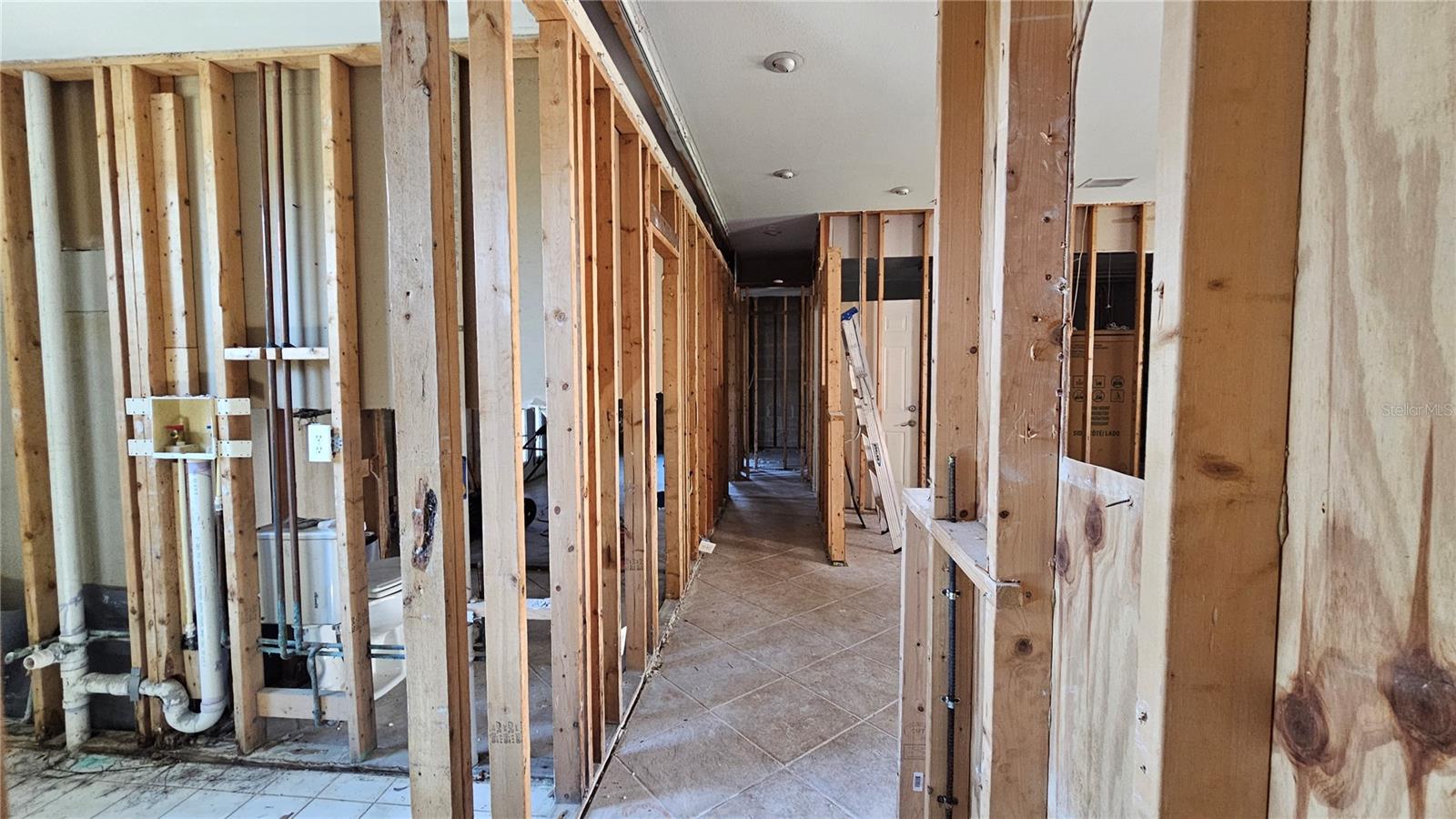 Listing photo id 20 for 208 48th Avenue N