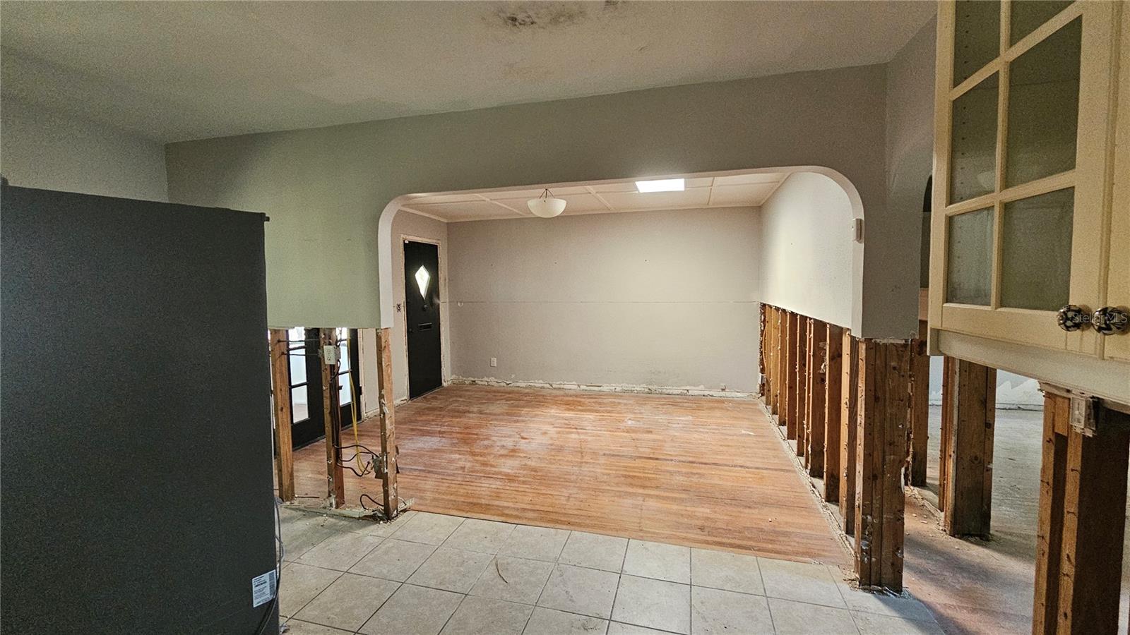 Listing photo id 27 for 208 48th Avenue N