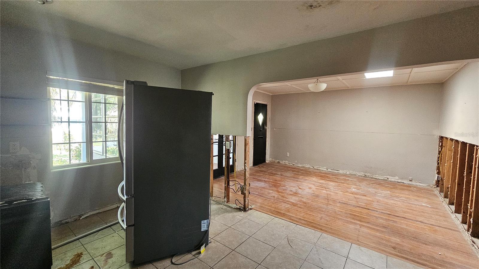 Listing photo id 29 for 208 48th Avenue N