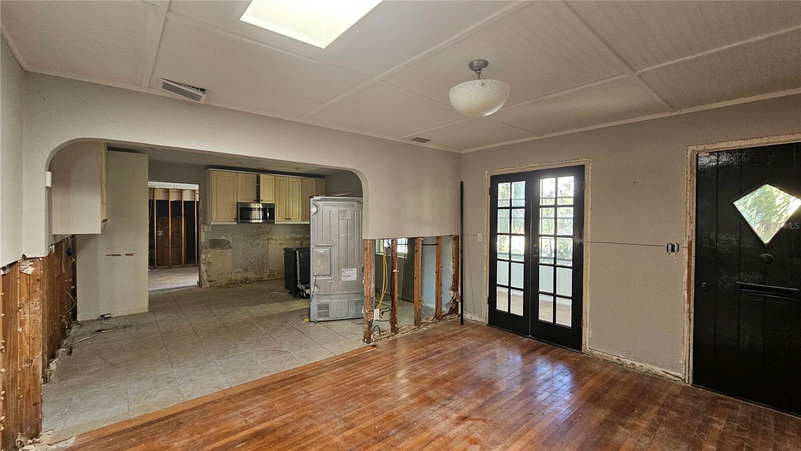 Listing photo id 30 for 208 48th Avenue N