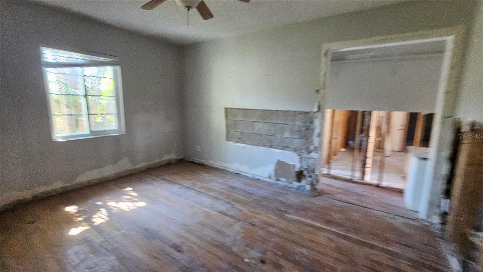 Listing photo id 38 for 208 48th Avenue N