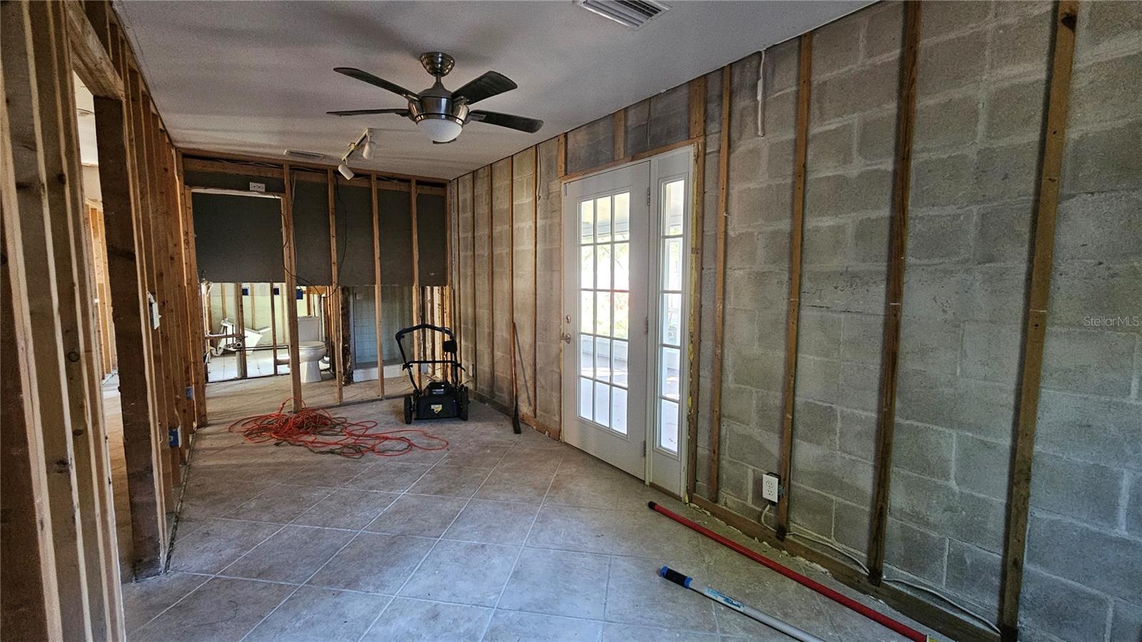 Listing photo id 39 for 208 48th Avenue N