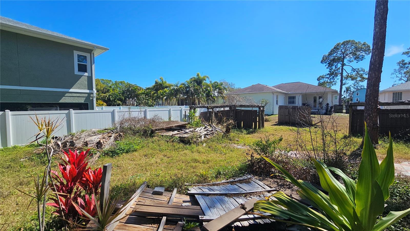 Listing photo id 70 for 208 48th Avenue N