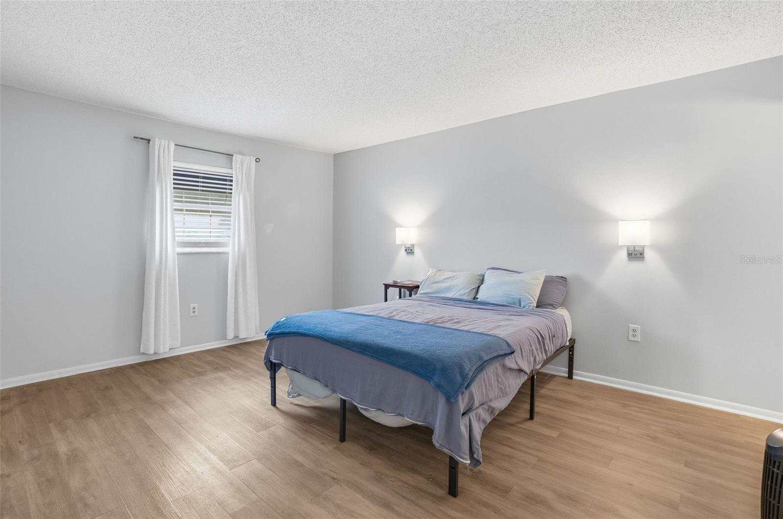 Image 11 of 16 For 1715 Belleair Forest Drive A