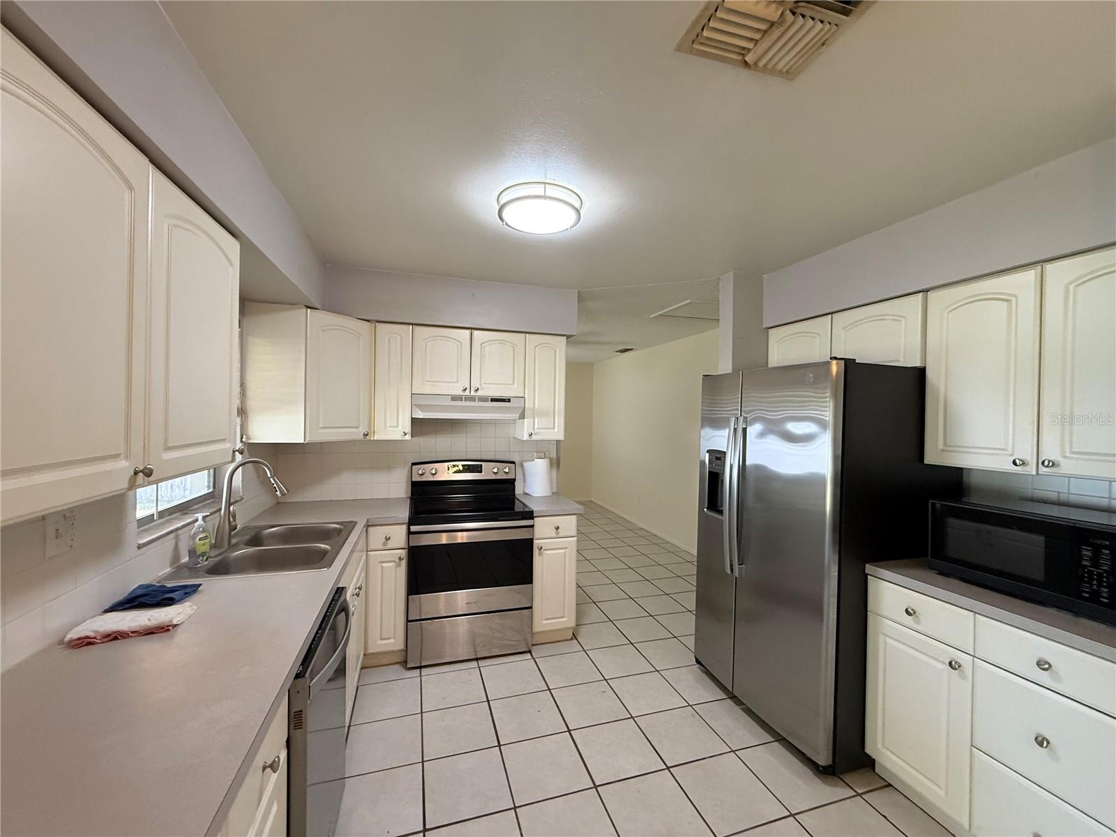 Image 10 of 27 For 600 6th Avenue Se