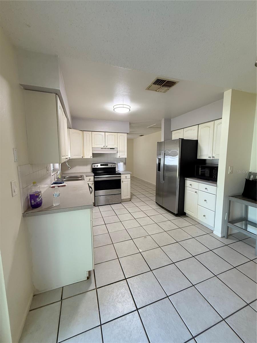 Image 16 of 27 For 600 6th Avenue Se