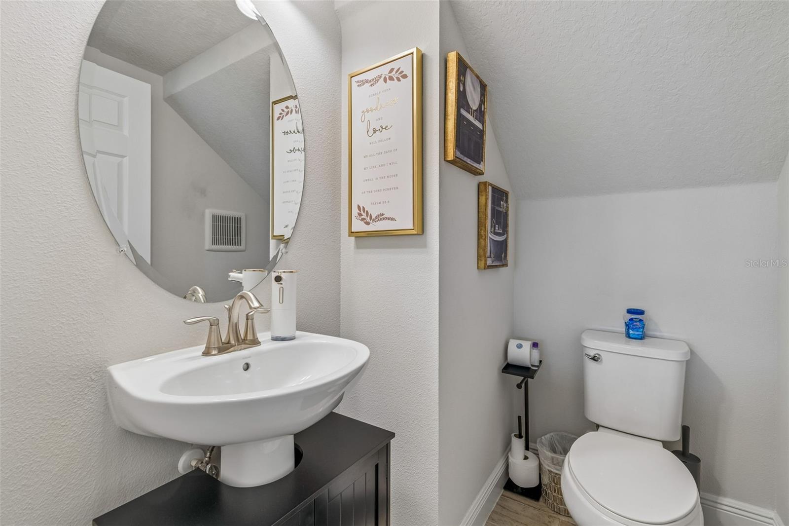 Image 38 of 100 For 13154 Twin Bridges Drive