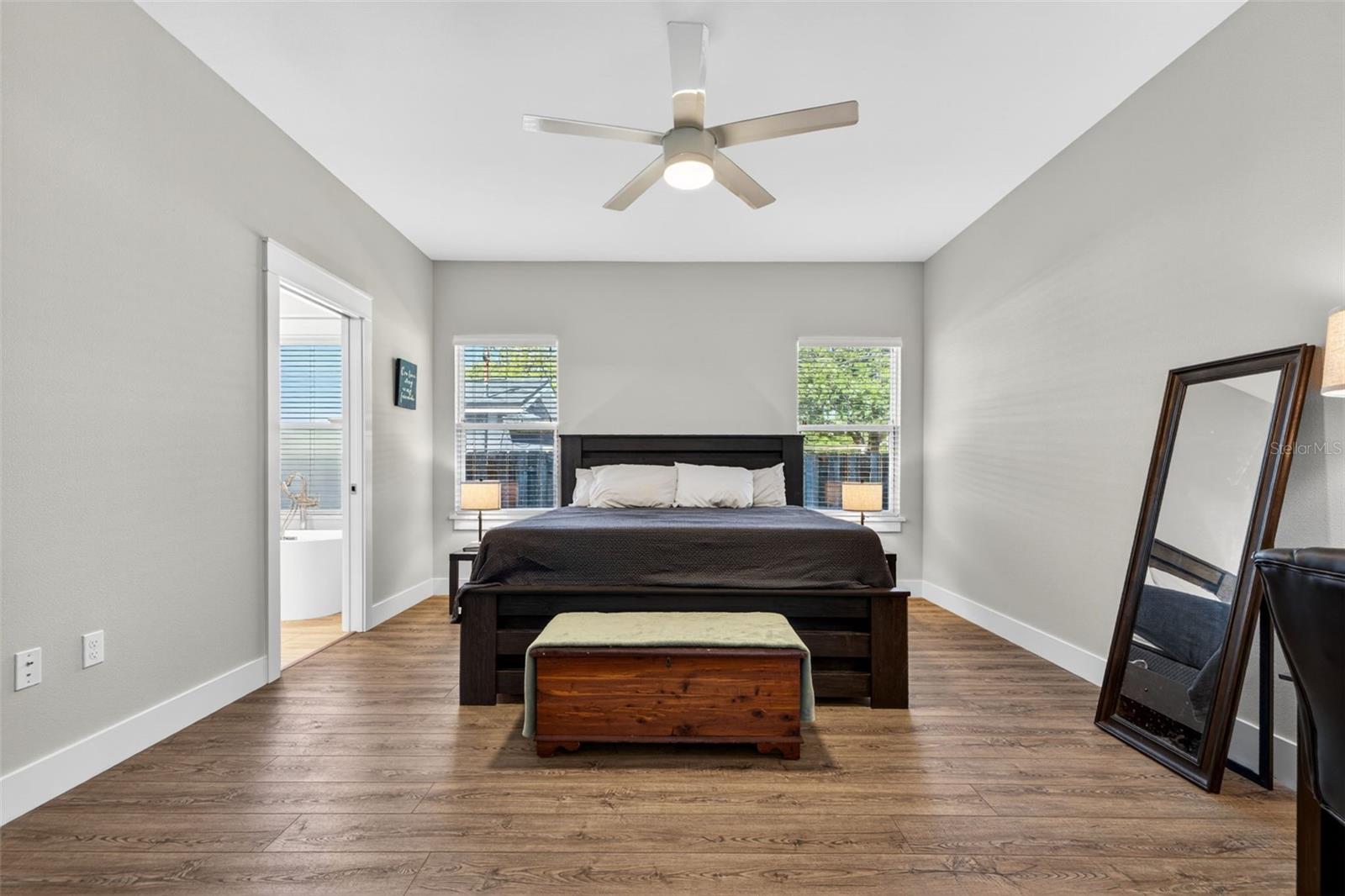 Image 18 of 47 For 1137 55th Avenue N