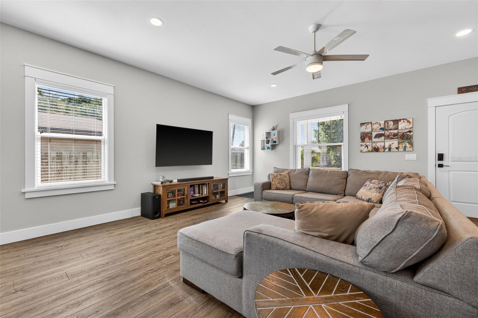 Image 4 of 47 For 1137 55th Avenue N