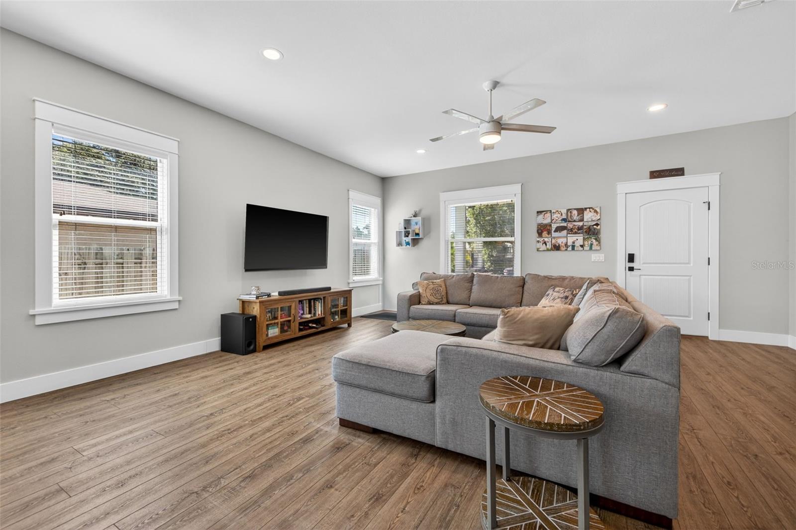 Image 6 of 47 For 1137 55th Avenue N