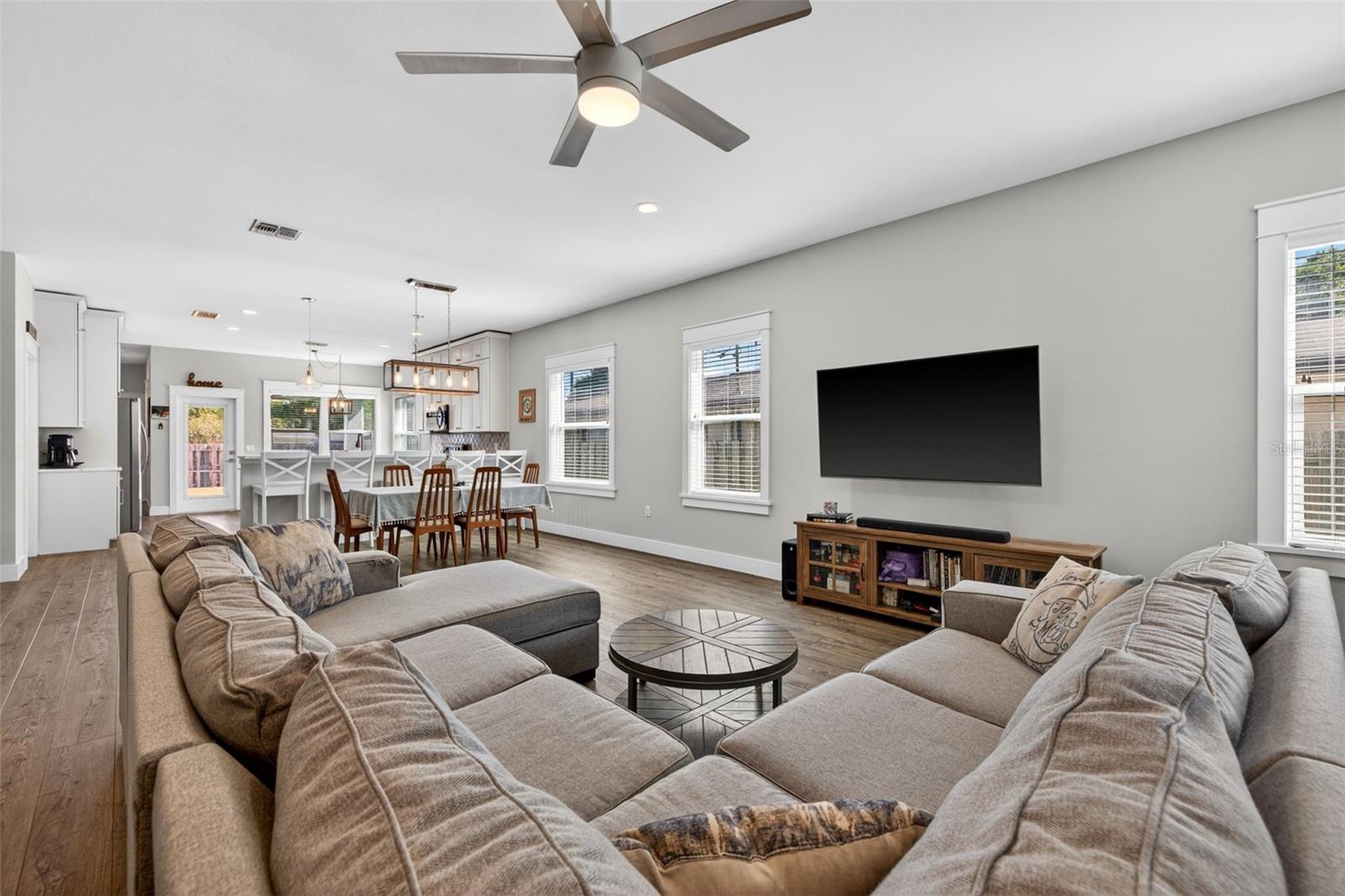 Image 7 of 47 For 1137 55th Avenue N