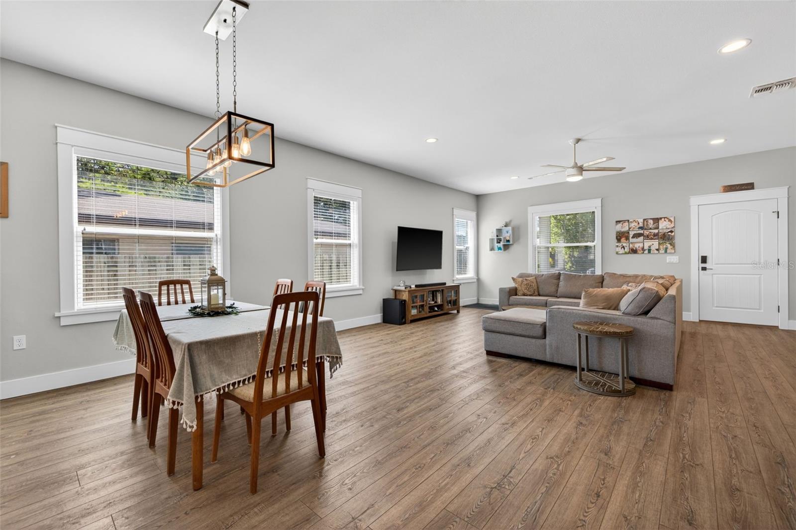 Image 9 of 47 For 1137 55th Avenue N