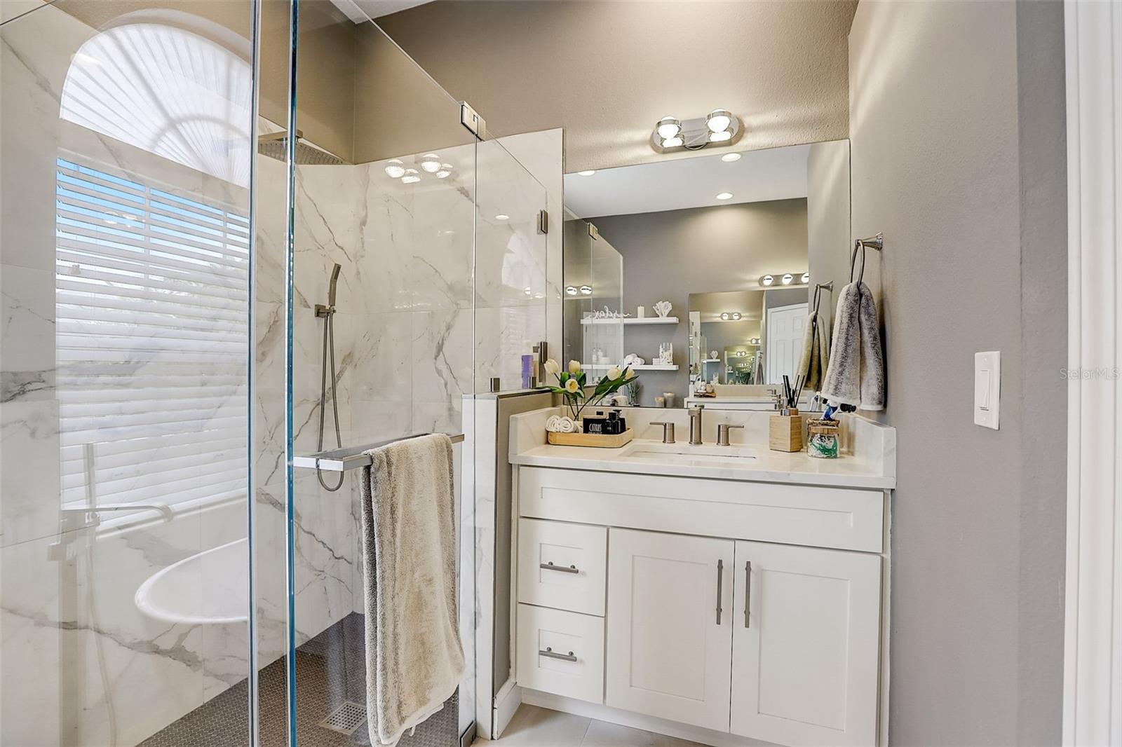 Image 16 of 35 For 23338 Dinhurst Ct