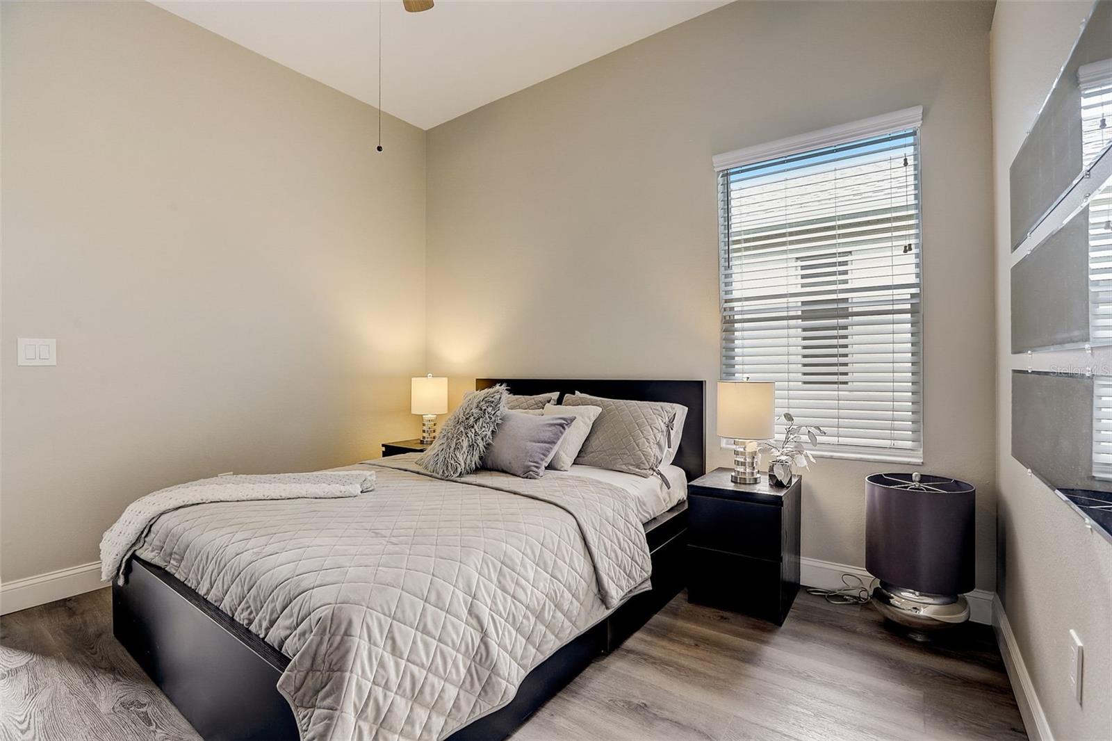 Image 19 of 35 For 23338 Dinhurst Ct