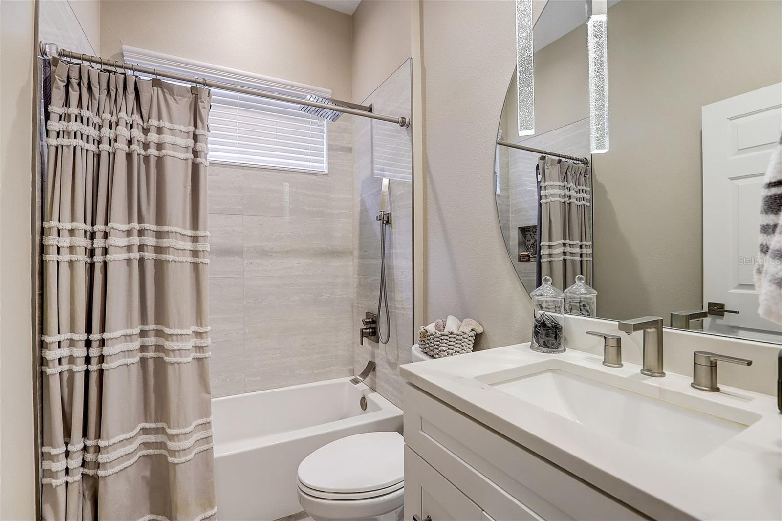 Image 25 of 35 For 23338 Dinhurst Ct