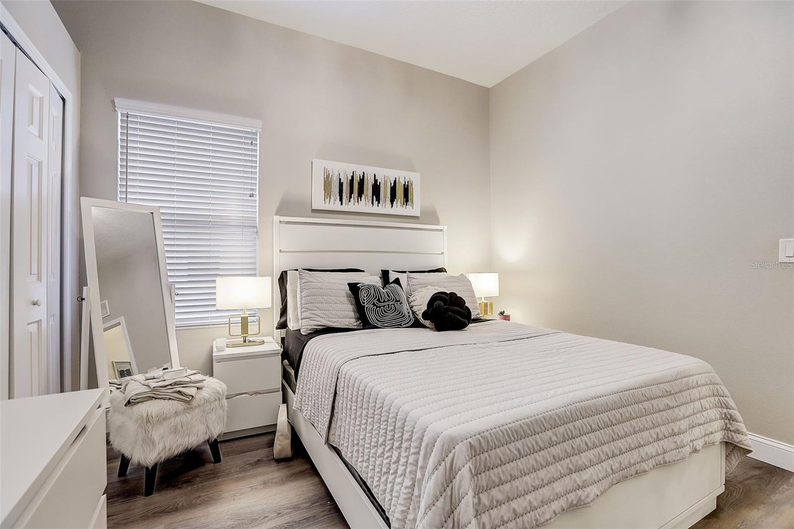 Image 27 of 35 For 23338 Dinhurst Ct