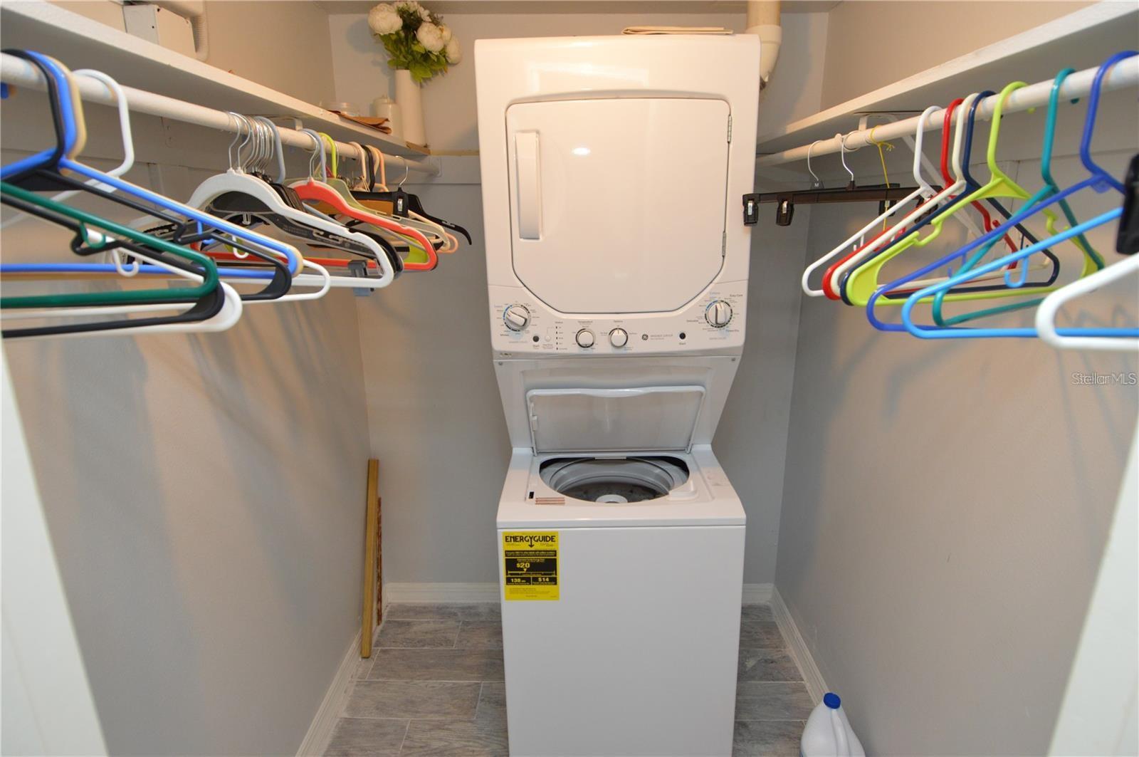 Image 29 of 100 For 3873 Pompano Drive Se B