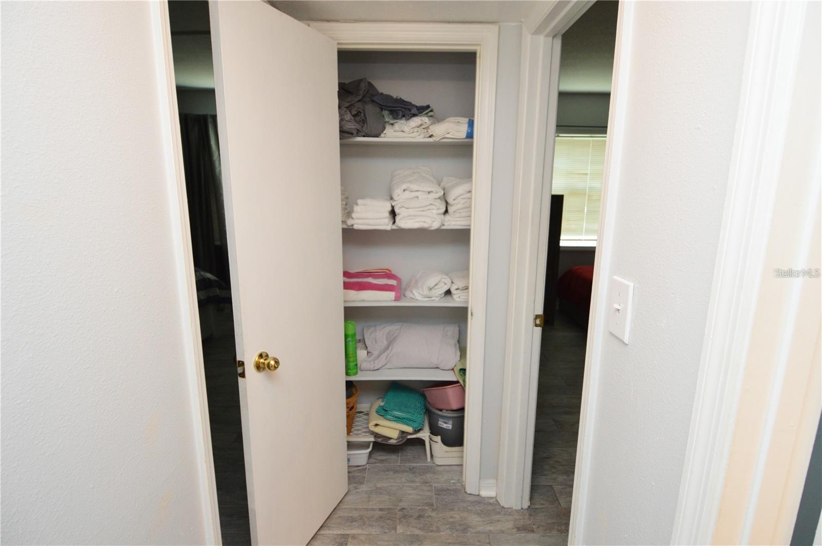 Image 32 of 100 For 3873 Pompano Drive Se B