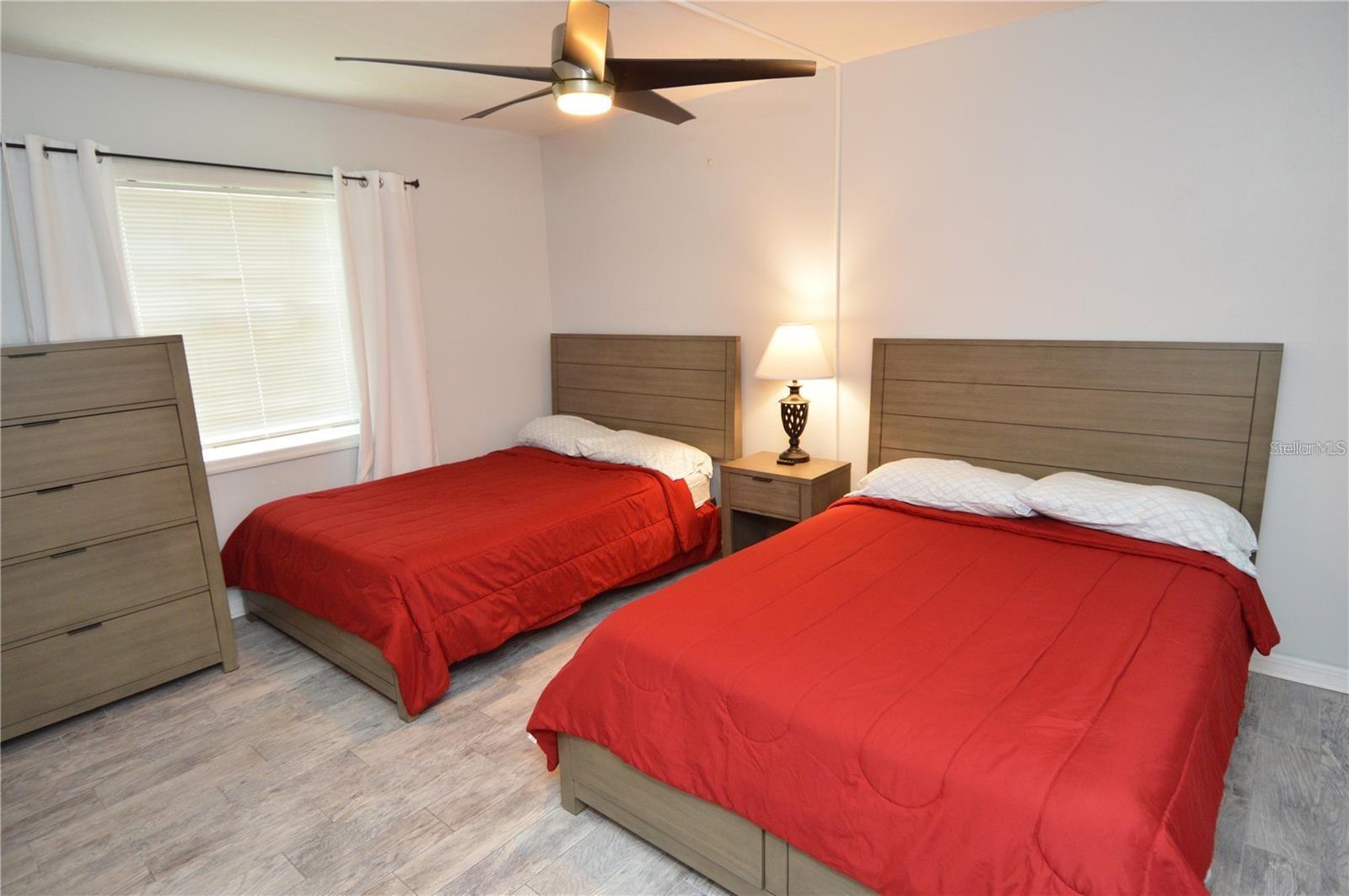 Image 33 of 100 For 3873 Pompano Drive Se B