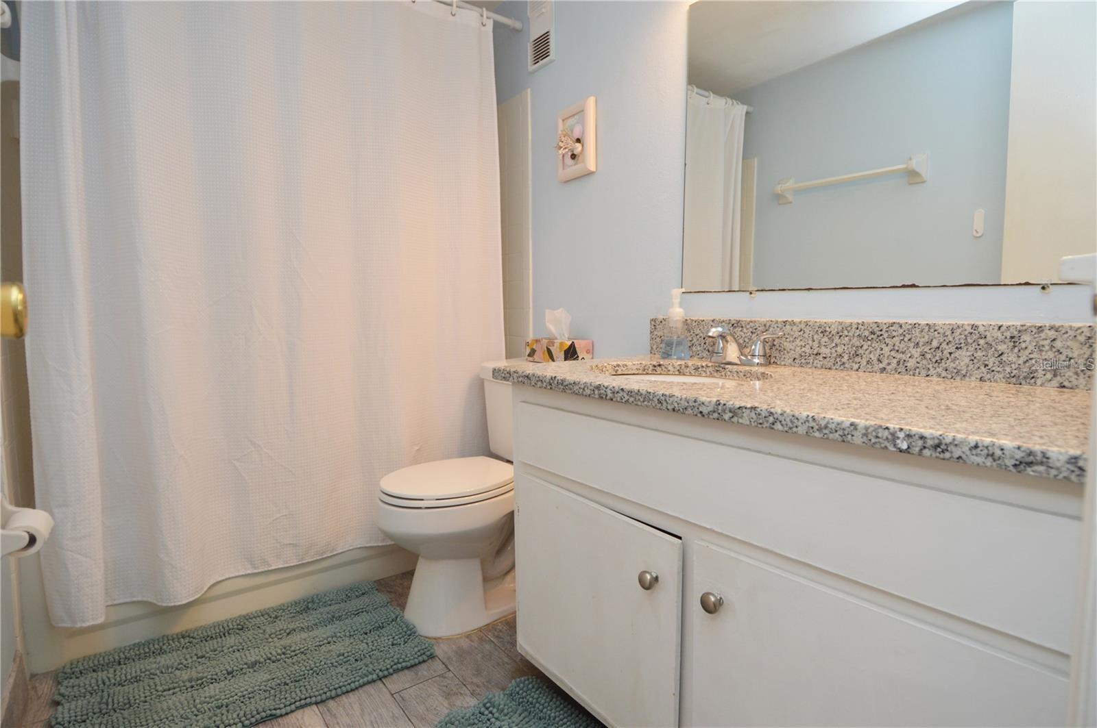 Image 40 of 100 For 3873 Pompano Drive Se B