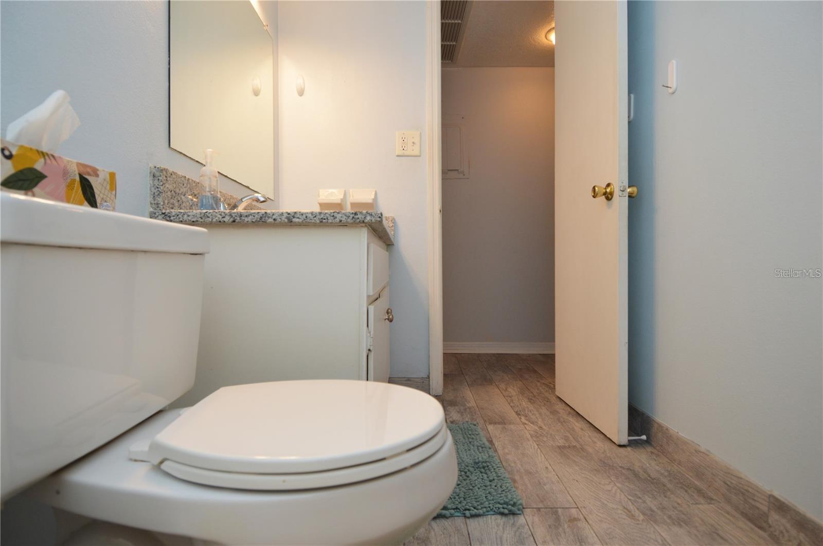 Image 42 of 100 For 3873 Pompano Drive Se B