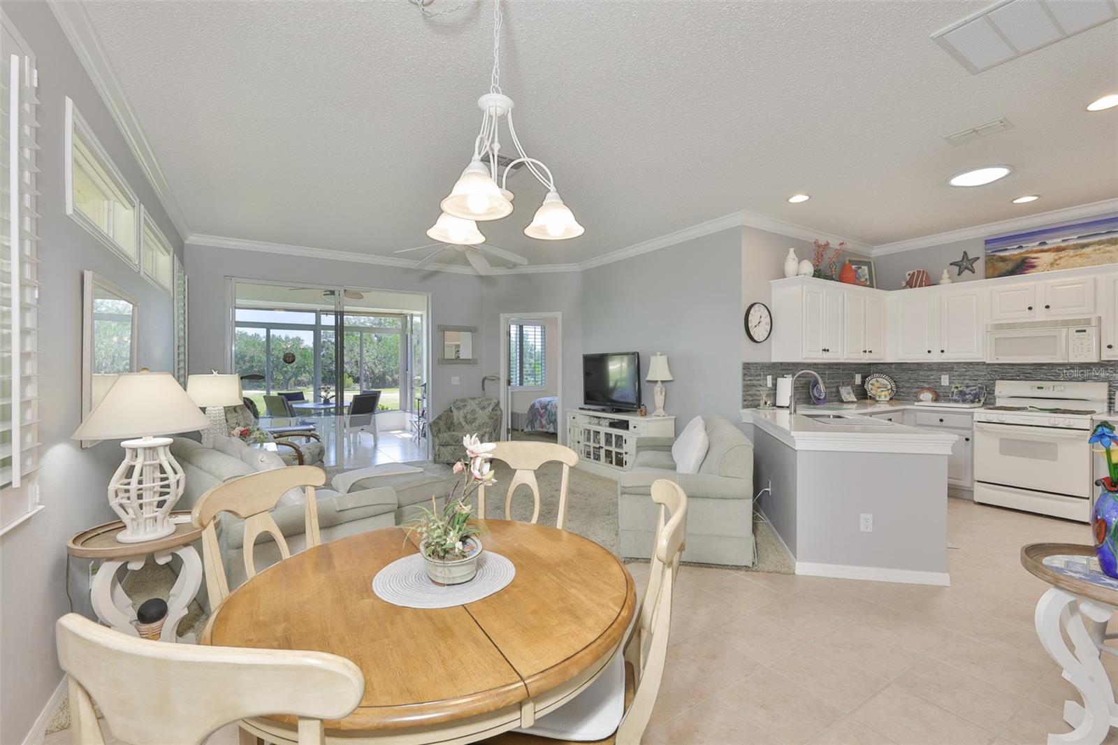 Image 18 of 43 For 1205 Fairway Greens Drive 58