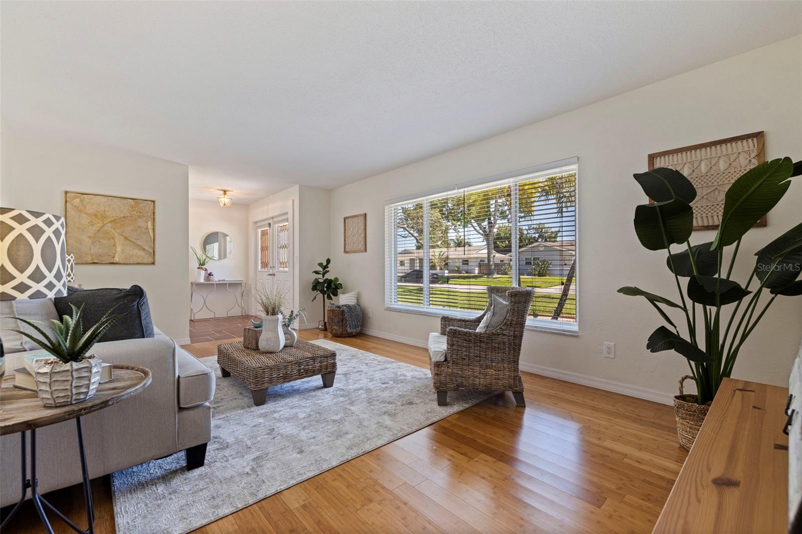 Image 6 of 35 For 6477 33rd Avenue N