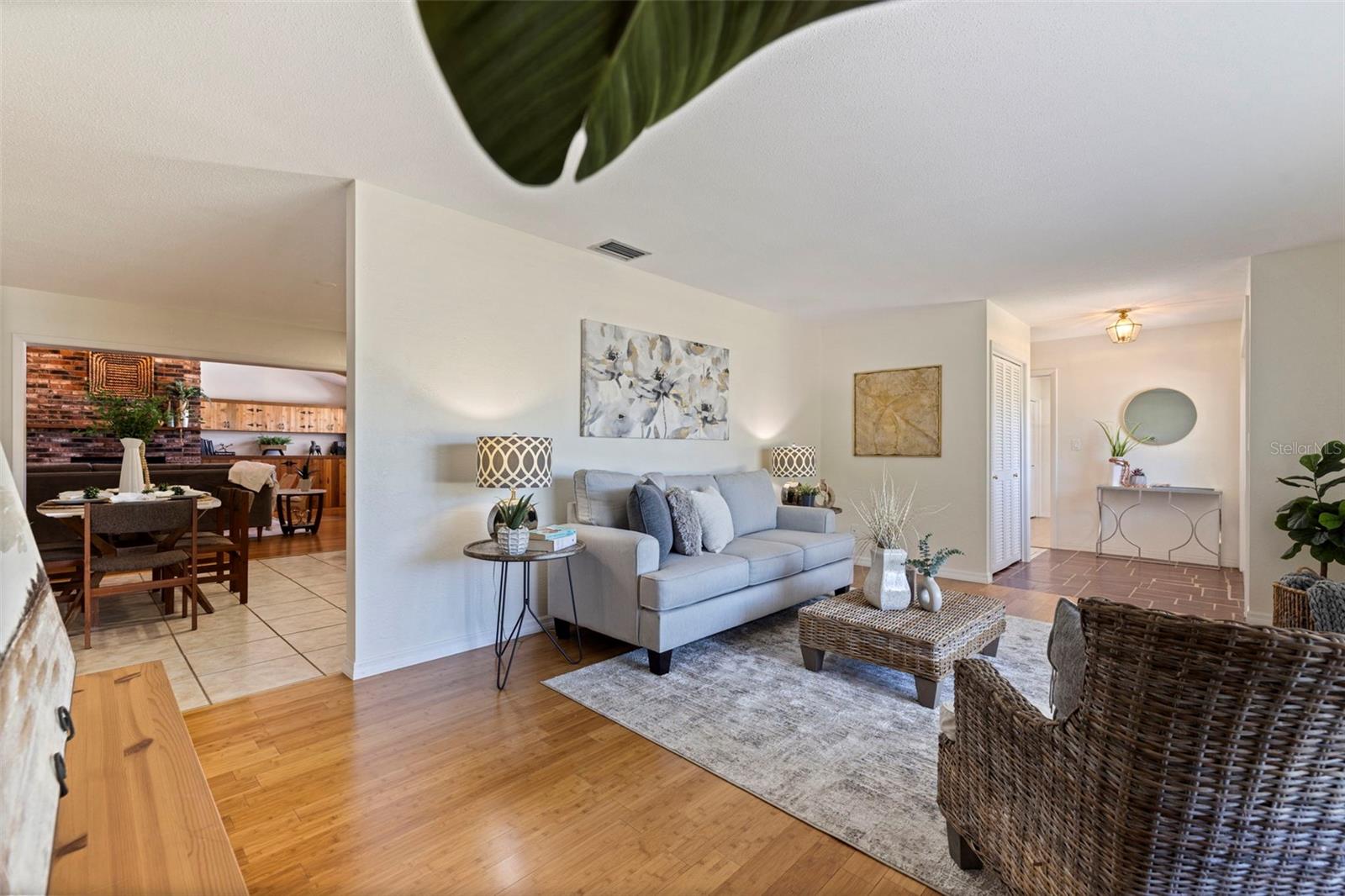 Image 7 of 35 For 6477 33rd Avenue N