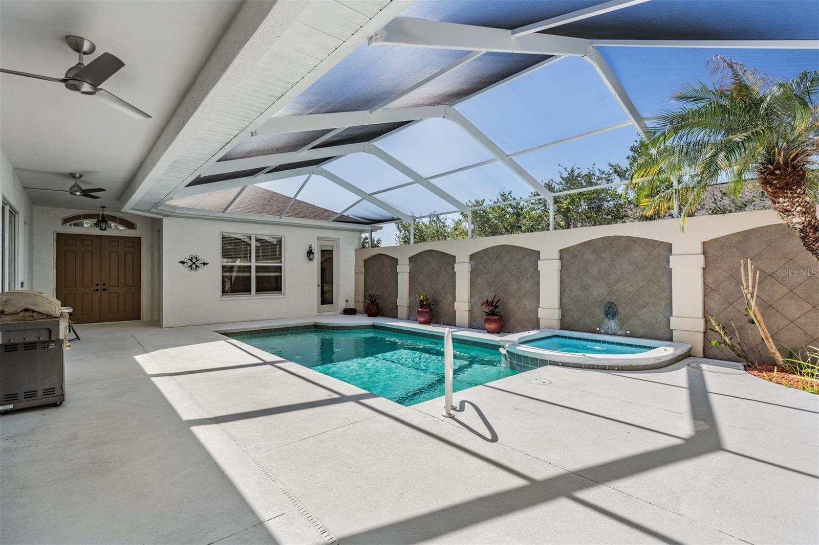 Listing photo id 16 for 12220 Woodlands Circle