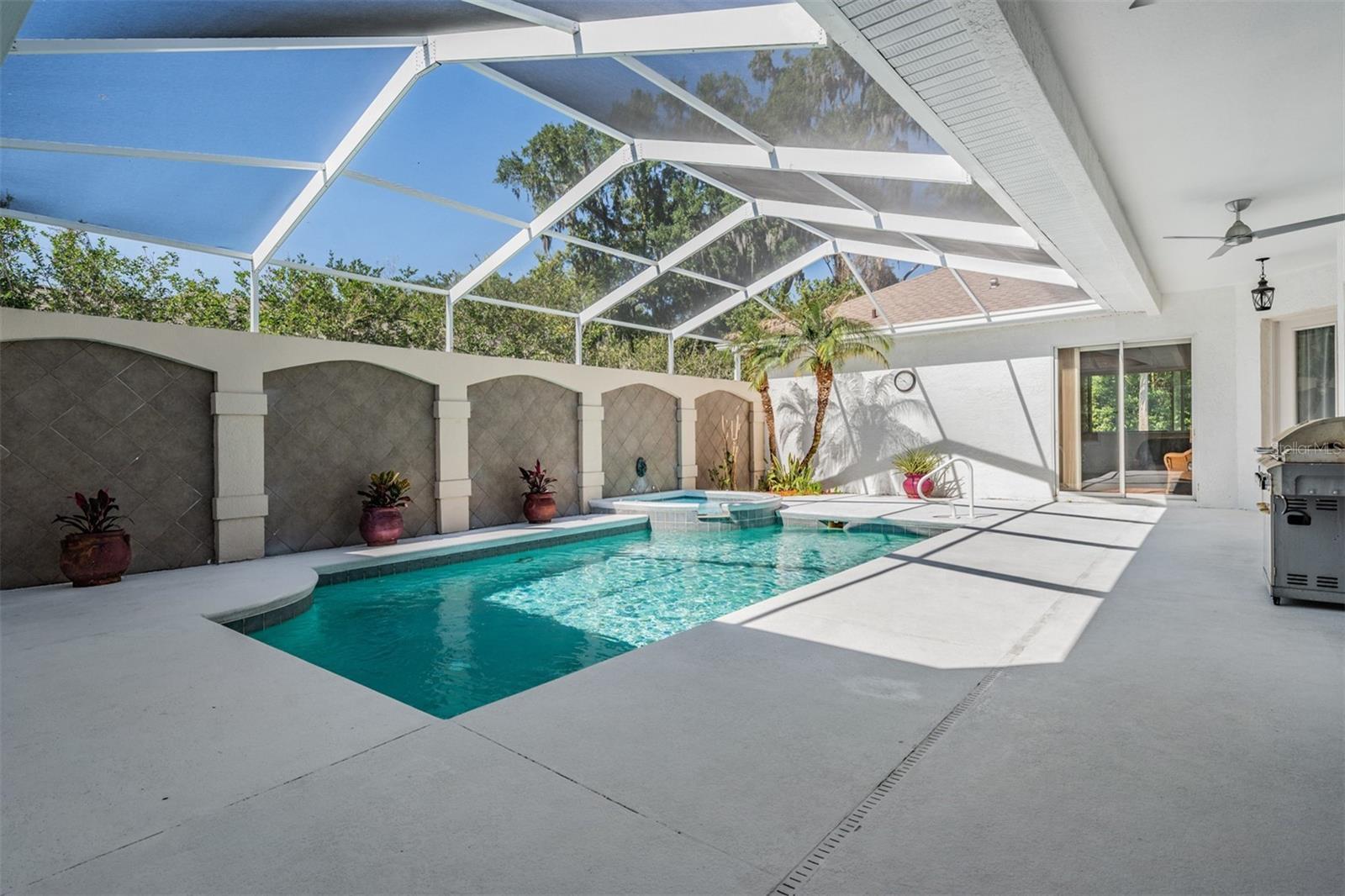 Listing photo id 0 for 12220 Woodlands Circle