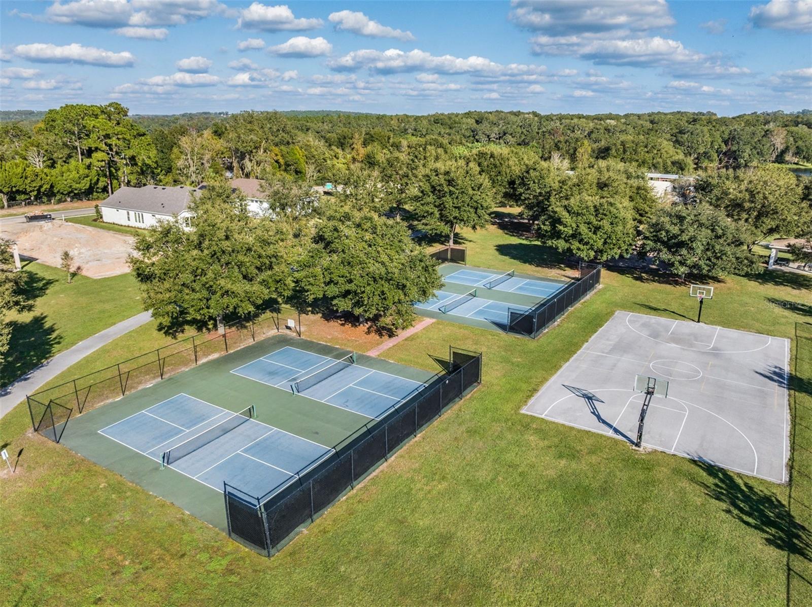 Listing photo id 74 for 12220 Woodlands Circle