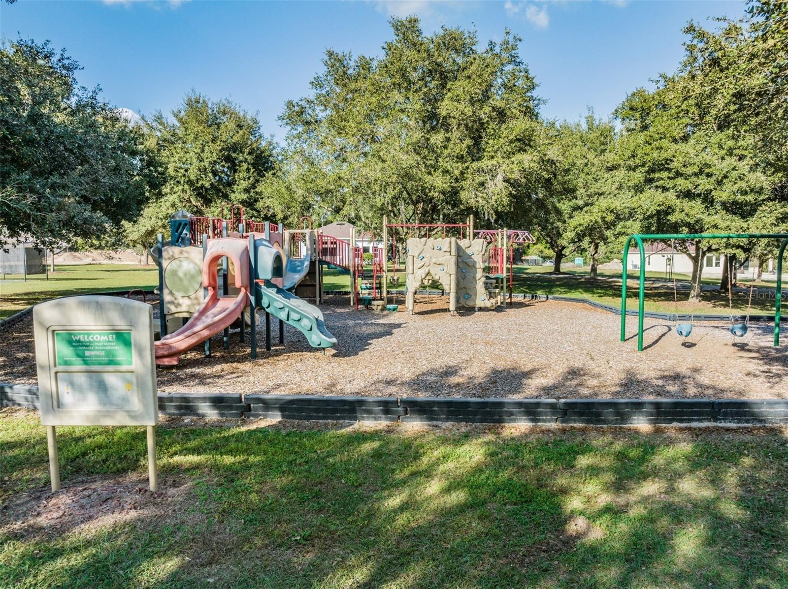 Listing photo id 76 for 12220 Woodlands Circle