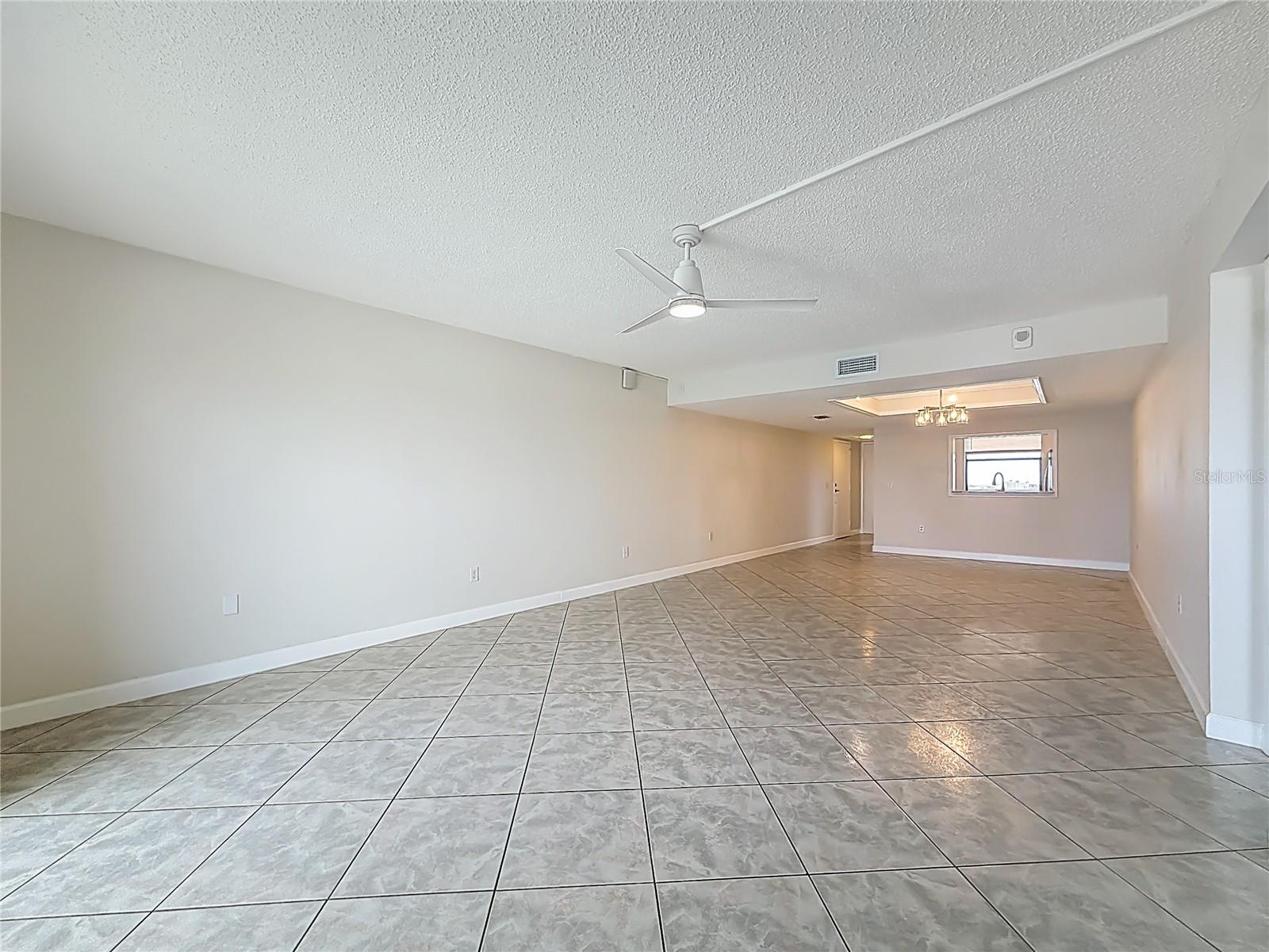 Image 18 of 62 For 7300 Sun Island Dr S,  1403