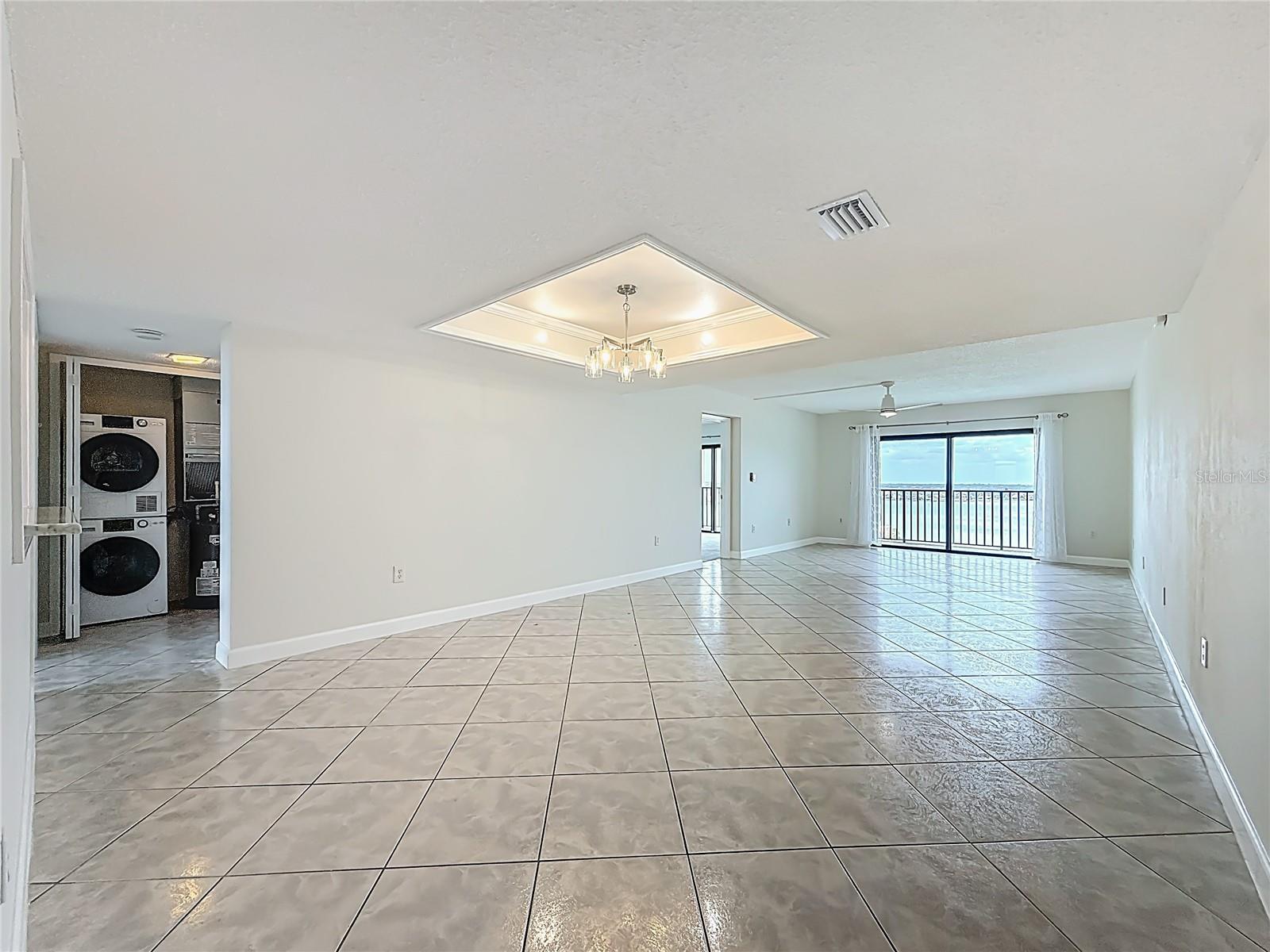 Image 19 of 62 For 7300 Sun Island Dr S,  1403