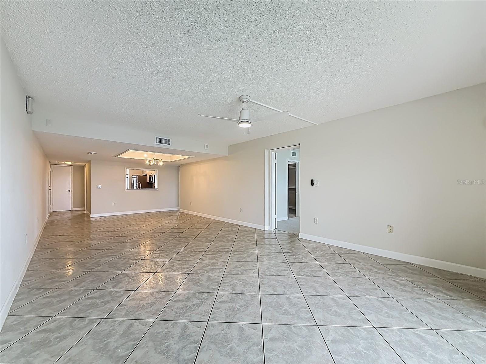 Image 20 of 62 For 7300 Sun Island Dr S,  1403