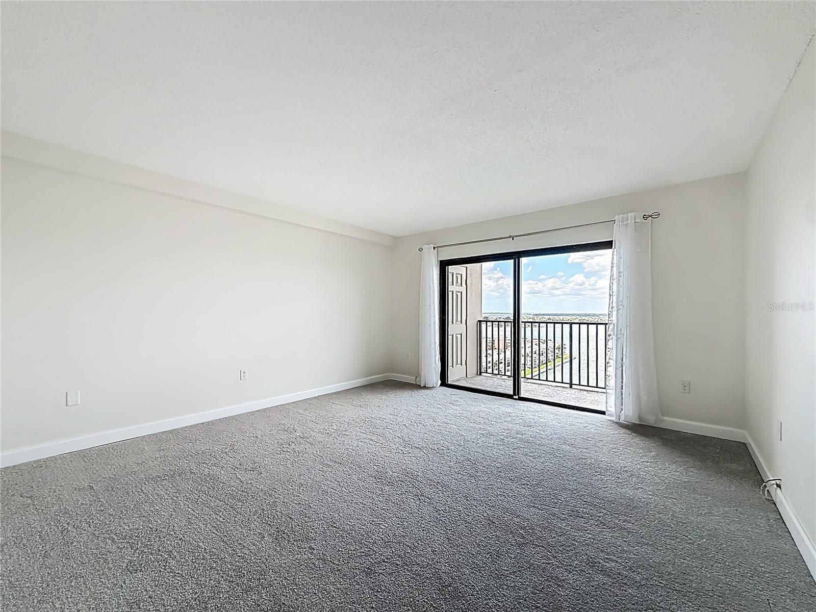 Image 22 of 62 For 7300 Sun Island Dr S,  1403