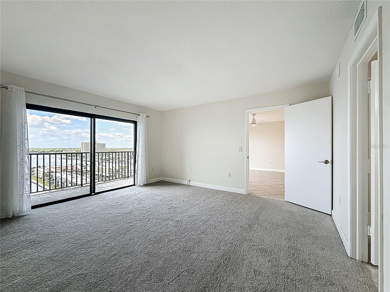 Image 24 of 62 For 7300 Sun Island Dr S,  1403