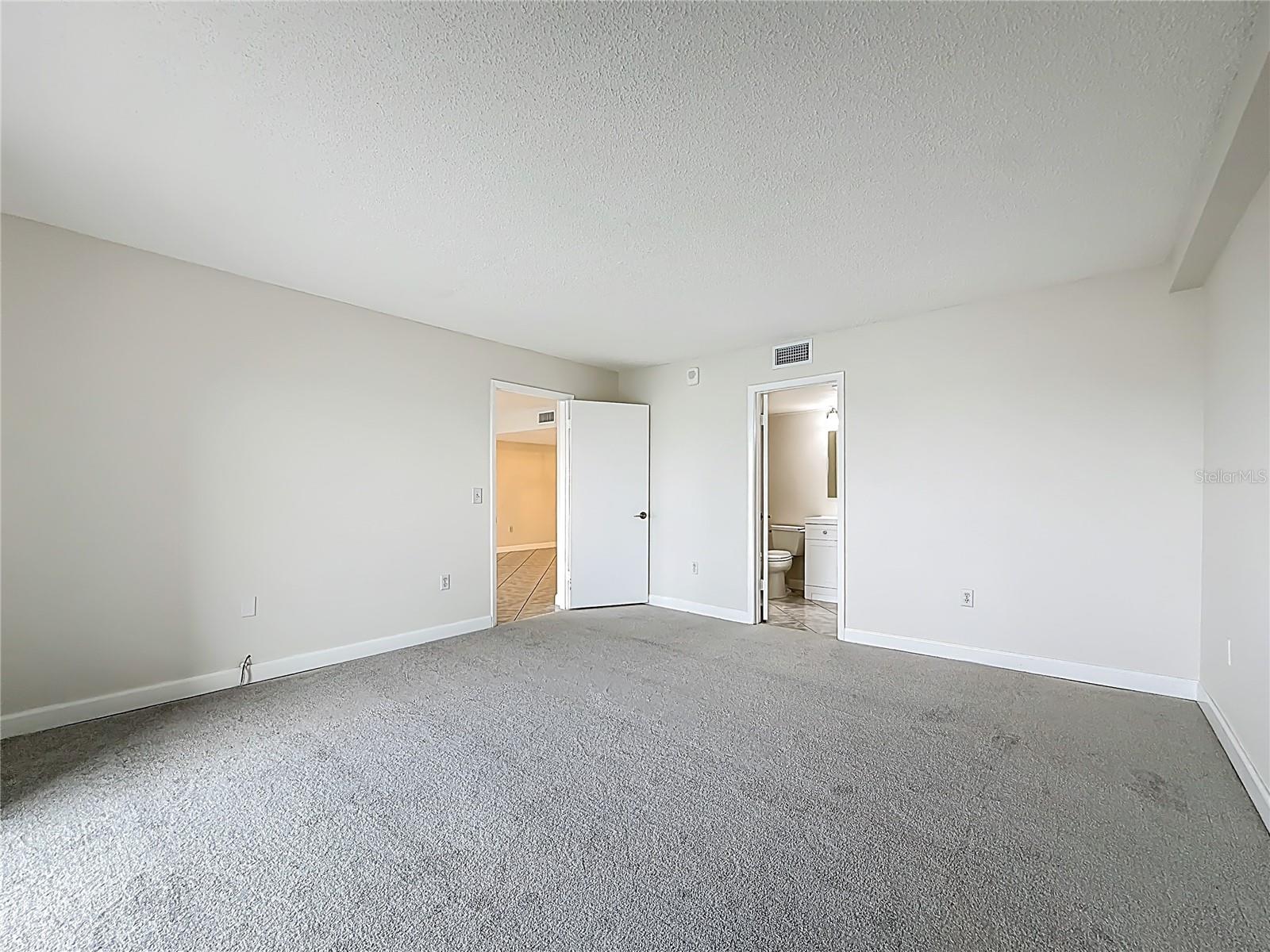 Image 26 of 62 For 7300 Sun Island Dr S,  1403